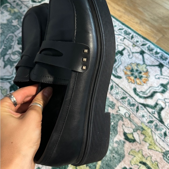 Black loafers - Picture 2 of 4